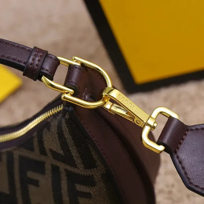 Designer Shoulder Luxury Bottom Letters Handbags Half moon bag Leather High Quality Cross body Purses Classics Wallet Women Vers