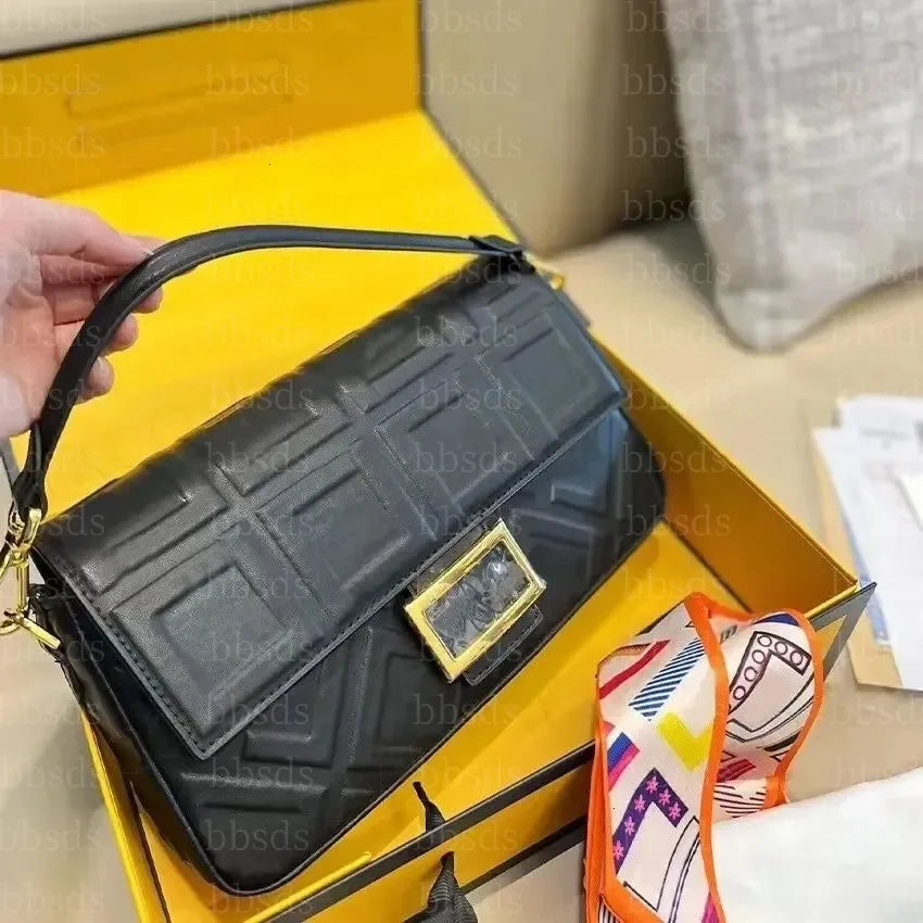 Vintage Shoulder Bag Fashion Letter Handbag High Capacity Purse Canvas Hobo Messenger Bags Satchel Women Designers Lady Tote Met
